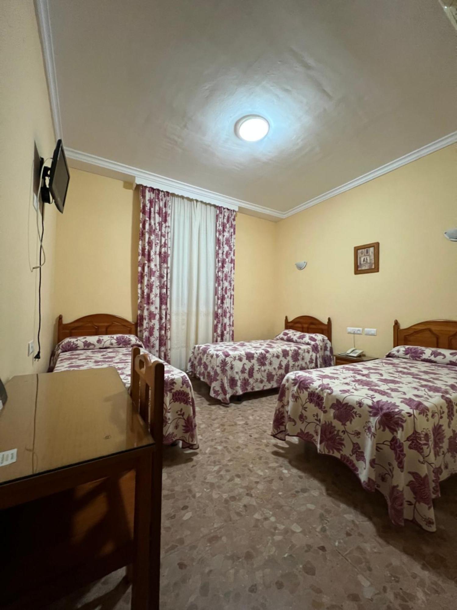 Hotel Chamizo El Arahal Екстер'єр фото