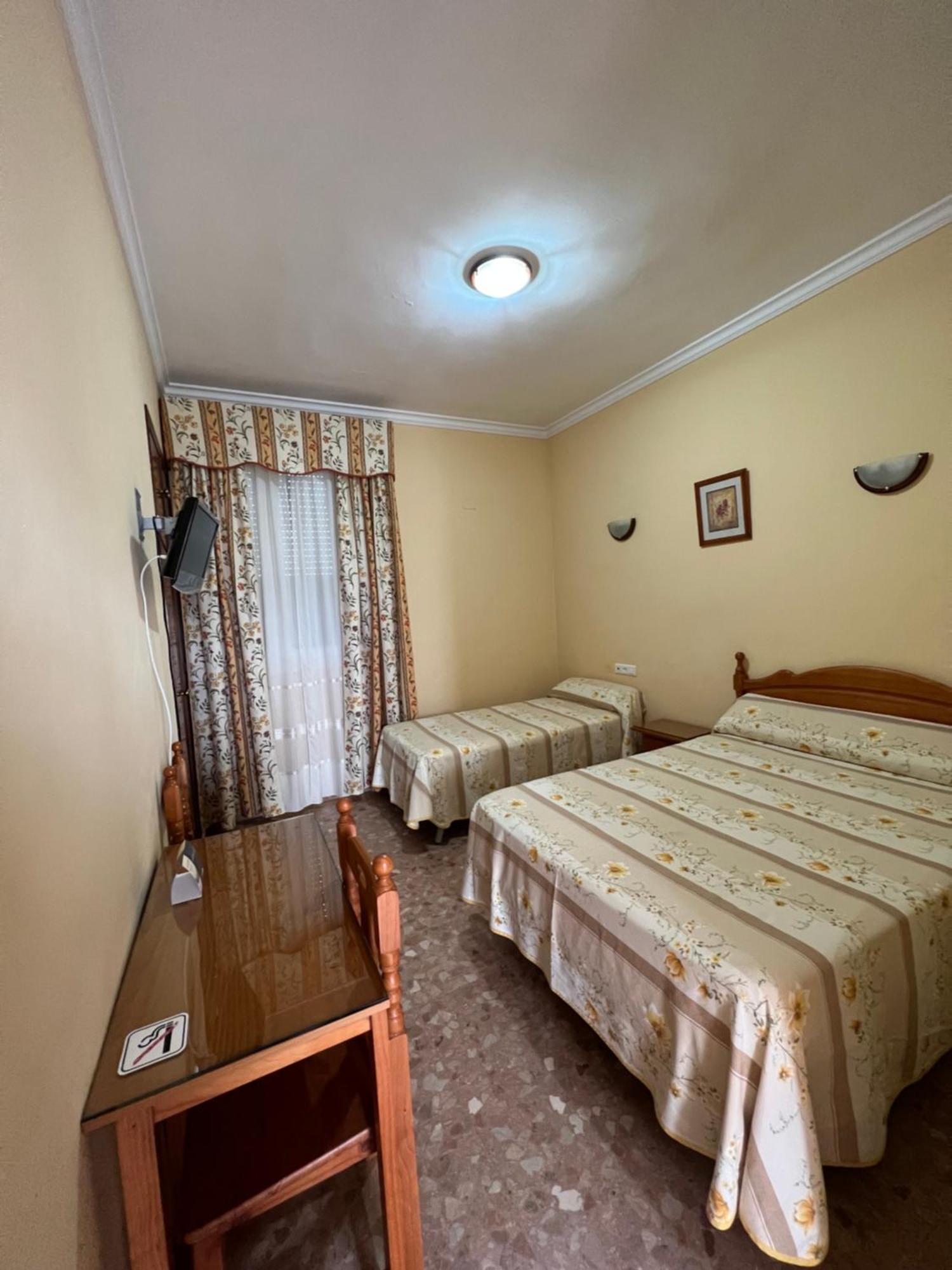 Hotel Chamizo El Arahal Екстер'єр фото
