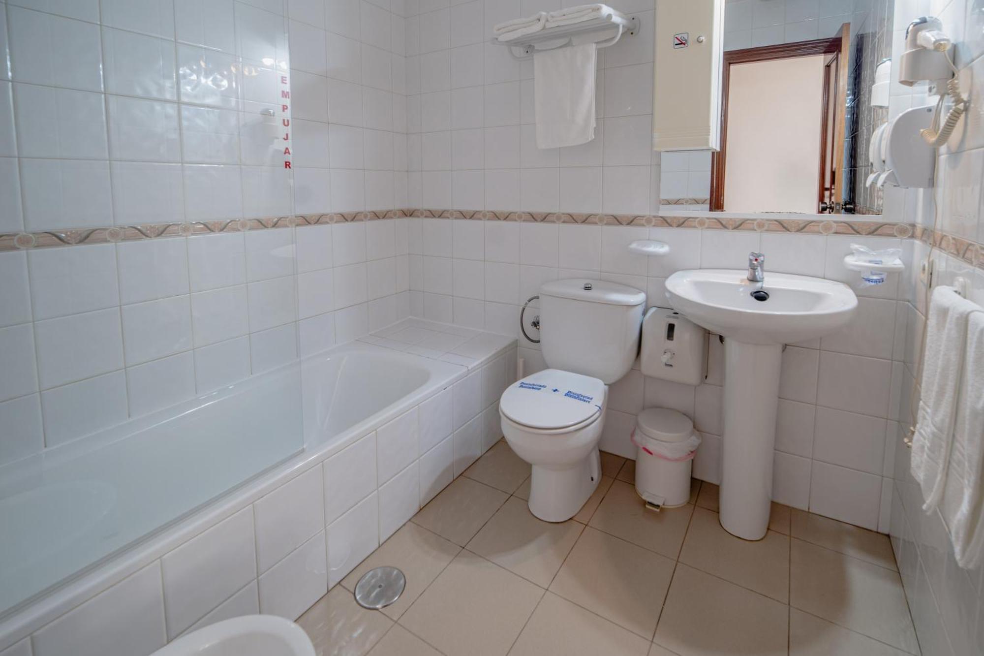Hotel Chamizo El Arahal Екстер'єр фото