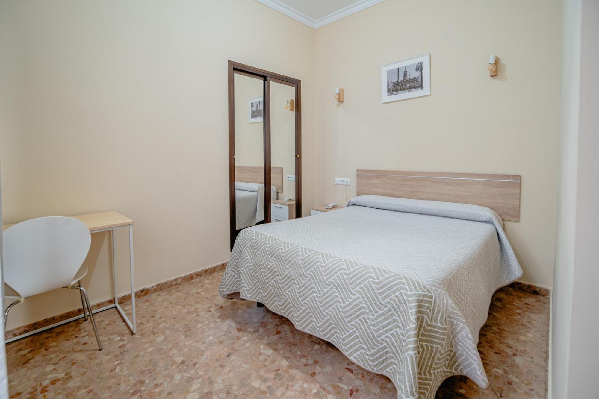 Hotel Chamizo El Arahal Екстер'єр фото